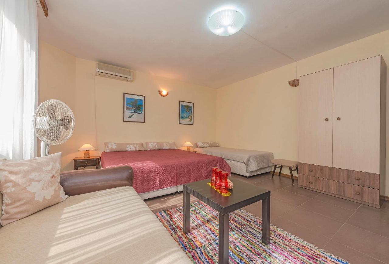Holiday House Gendar, Черноморец Экстерьер фото